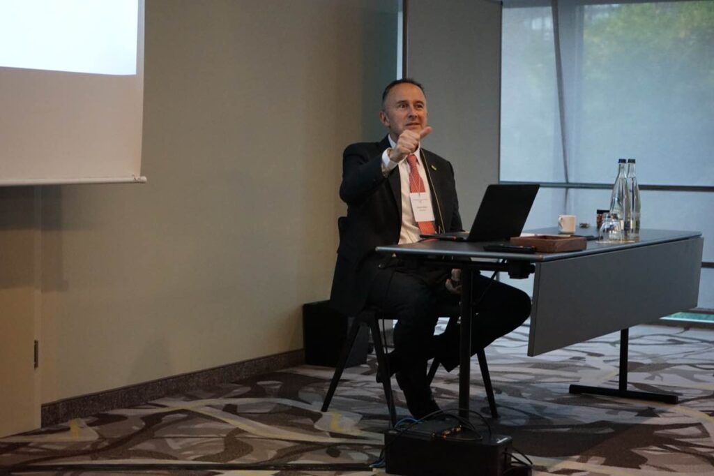 Farhad Hafezi at the 2nd ELZA Refractive Surgery Course